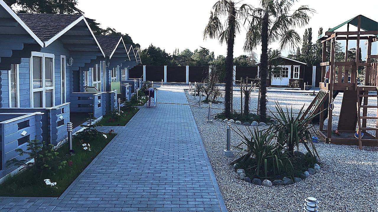 Letnjaya Skazka Hotel Alakhadzi Ngoại thất bức ảnh